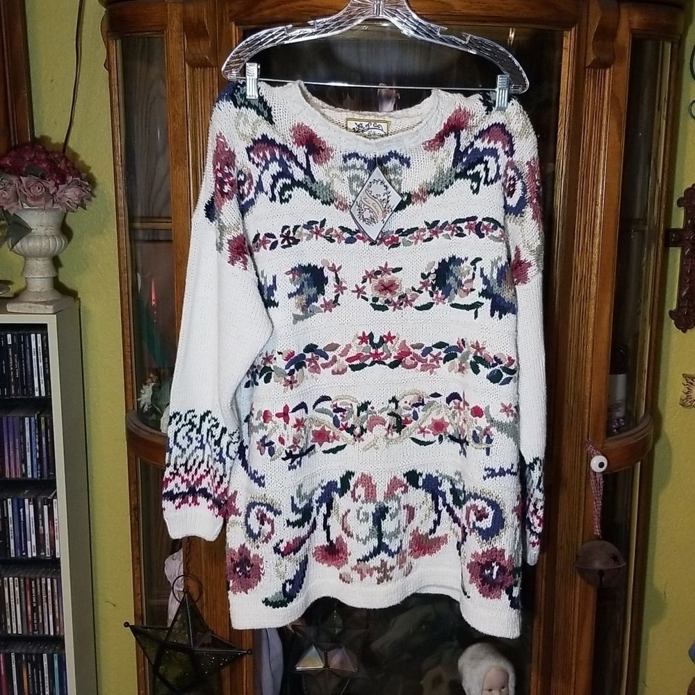 VINTAGE HEIRLOOM COLLECTABLES INTARSIA FLORAL SWEATER BRAND NEW WITH TAGS! SZ L